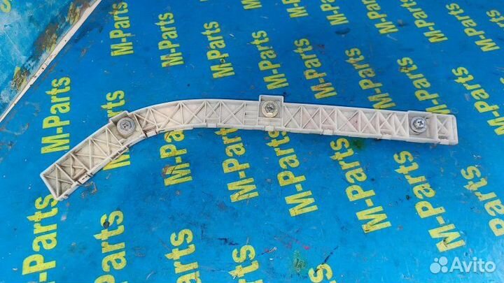 Крепление бампера заднее правое Mitsubishi Lancer