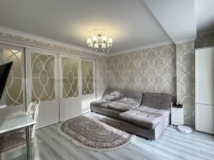 2-к. квартира, 82 м², 1/6 эт.