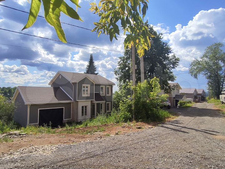 Коттедж 189 м² на участке 6 сот.