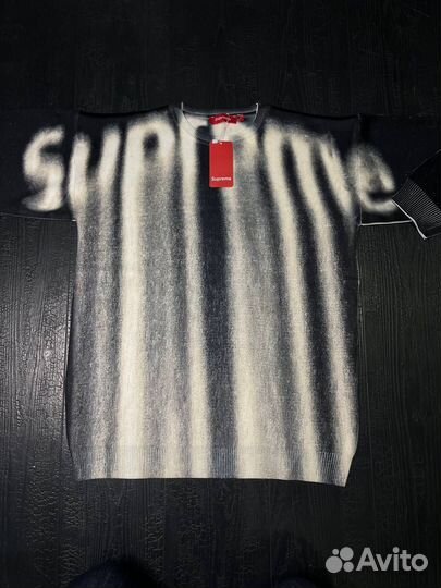 Свитер Supreme blurred logo