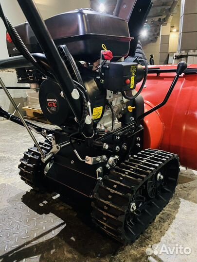 Гусеничный снегоуборщик Honda 18HP