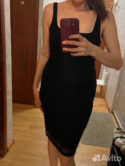 Платье на бретельках кружево