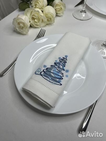 Льняные сервировочные салфетки с вышивкой