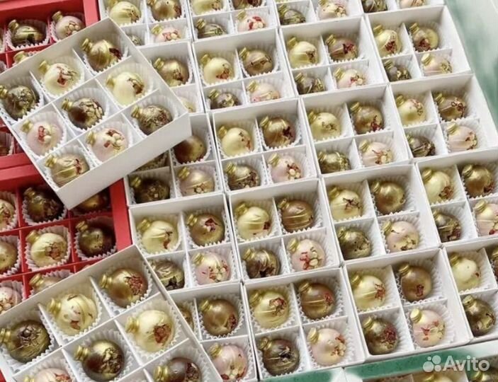 Клубника, бананы в наличии в бельгийском шоколаде