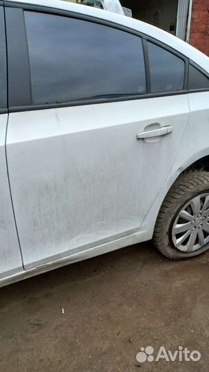Дверь задняя левая Chevrolet Cruze седан