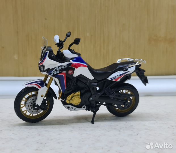 Коллекционный мотоцикл 1:18