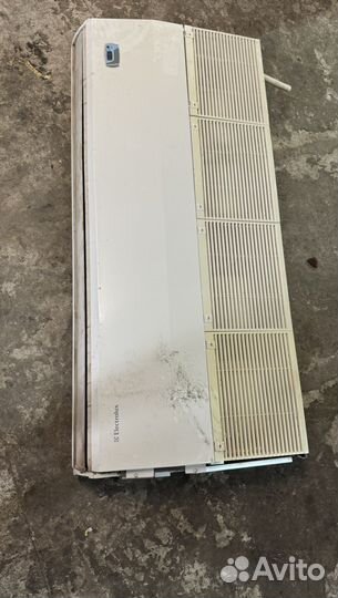 Напольно-потолочный кондиционер Electrolux