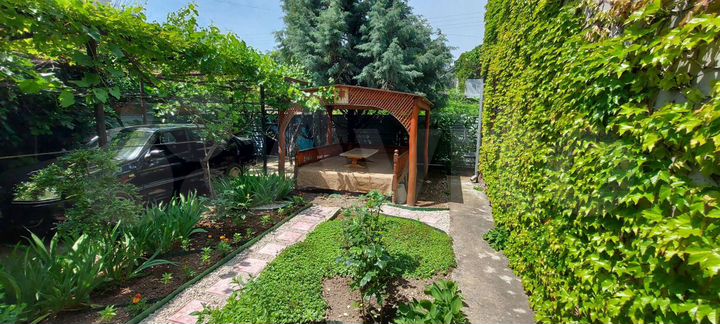 Комната 20 м² в 9-к., 1/2 эт.