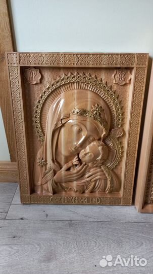 Резные иконы из дерева