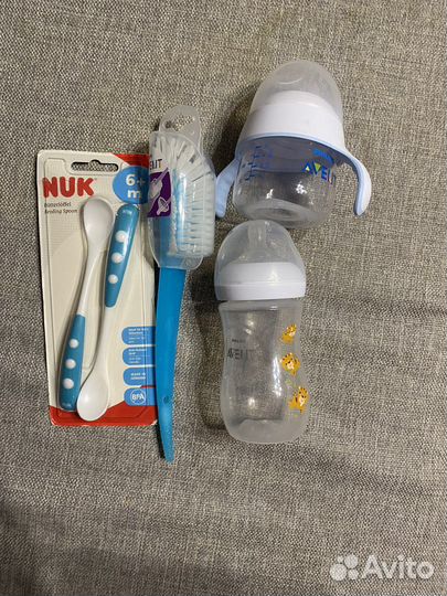 Бутылочки, щетка и ложки Новые