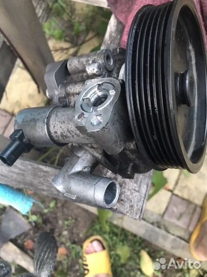 Насос гур двигателя Mercedes M271.860 Turbo