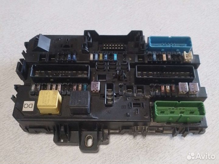 Блок предохранителей багажника Opel 13181279 DQ