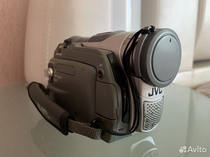 Видеокамера jvc