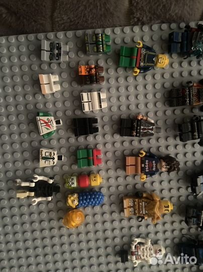 Лего фигурки и лего предметы