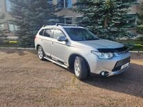 Mitsubishi Outlander 2.4 CVT, 2014, 164 000 км, с пробегом, цена 1 799 000 руб.