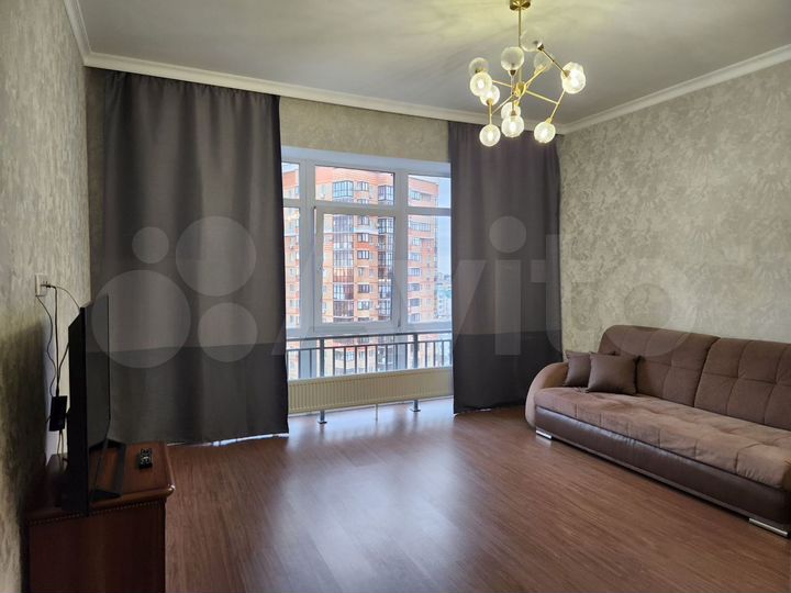 3-к. квартира, 90 м², 10/14 эт.