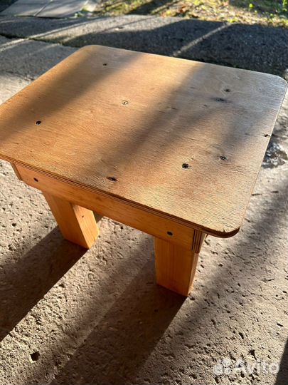 Табурет деревянный