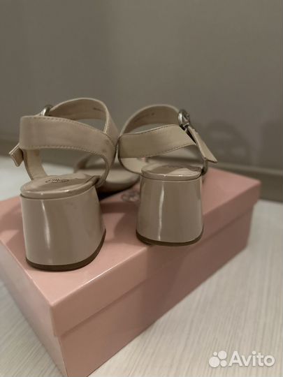 Босоножки эконика 38
