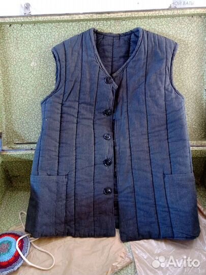 Безрукавка, скатерть, салфетки, платок и вещи СССР