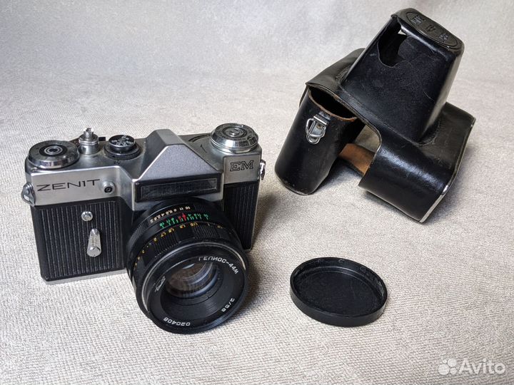 СССР Плёночный фотоаппарат Зенит ем + Гелиос 44М