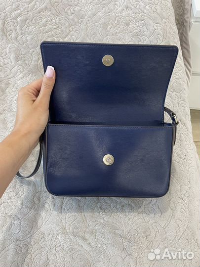 Сумка женская через плечо dkny