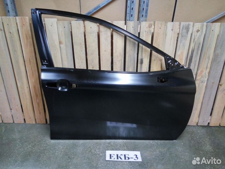 Дверь передняя правая Toyota Camry 70