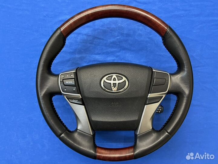 Оригинальный руль с косточкой Toyota Mark X 130