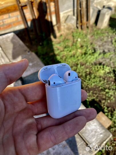 Airpods 1