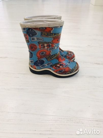 Резиновые сапоги