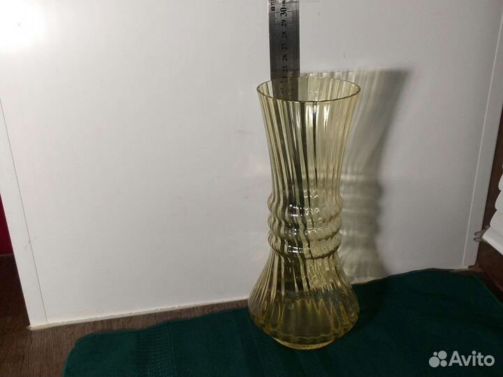 Вазы для цветов хрусталь,цветное стекло