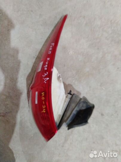 Фонарь задний правый Ford Escape 3