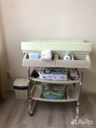 Ванночка с пеленальным столиком