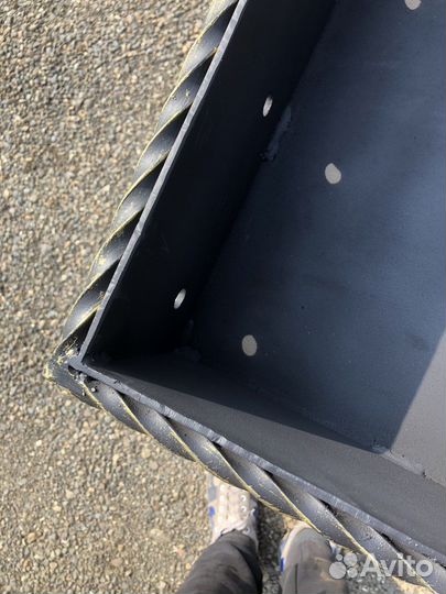 Мангал с откидными столиками