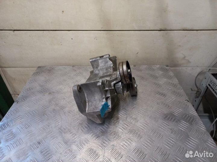 Кронштейн генератора Skoda Octavia A4 1.4 16V AHW