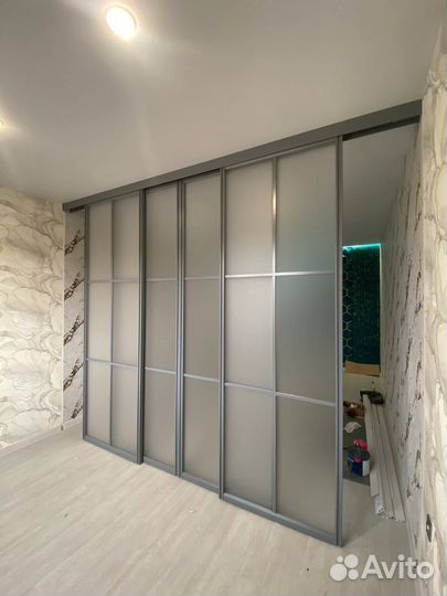 Распашные двери 2600 мм стекло