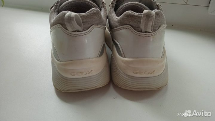 Кроссовки для девочки geox