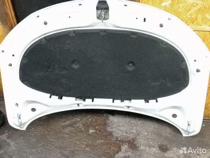 Капот Skoda Rapid