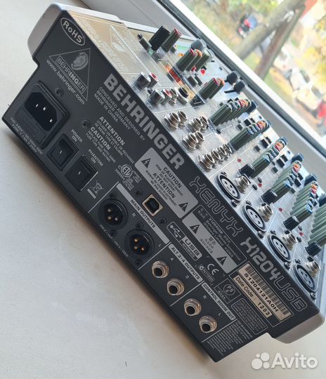 Микшерный пульт Behringer xenyx x1204usb