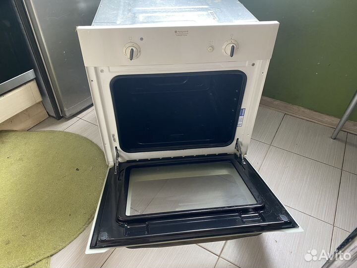 Газовый духовой шкаф Hotpoint-Ariston