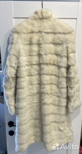 Это не шубка это полошубка(до колена) размер 42