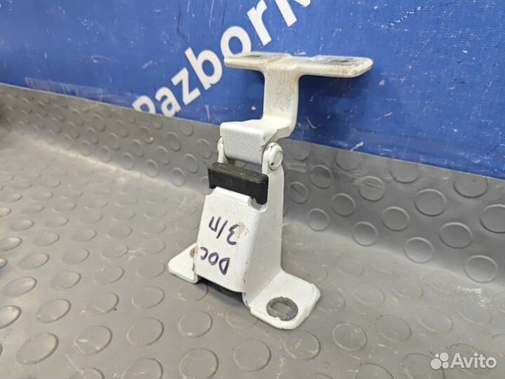 Петля багажника Renault Dokker