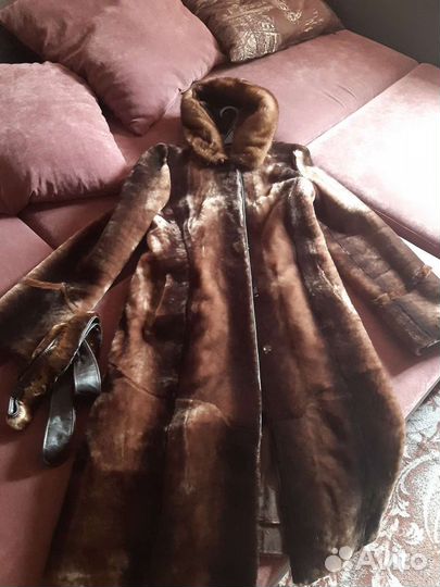Шуба мутоновая с капюшоном