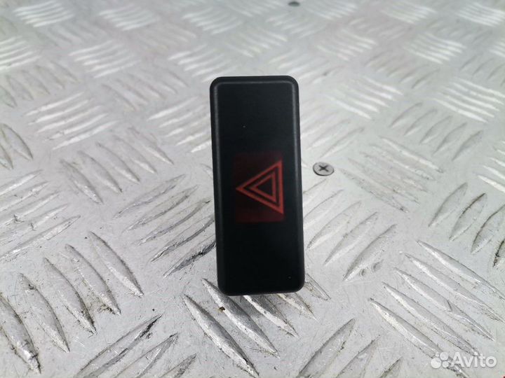 Кнопка аварийной сигнализации BMW 7 E38 1998