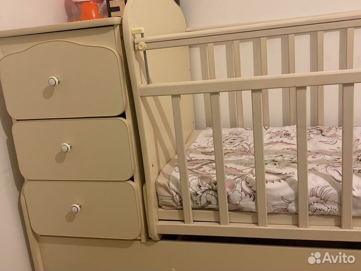 Детская кроватка