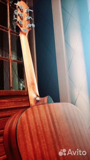 Электроакустическая шестиструнная крафтер