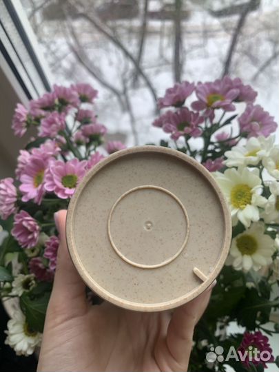 Многоразовый пластиковый стакан с крышкой