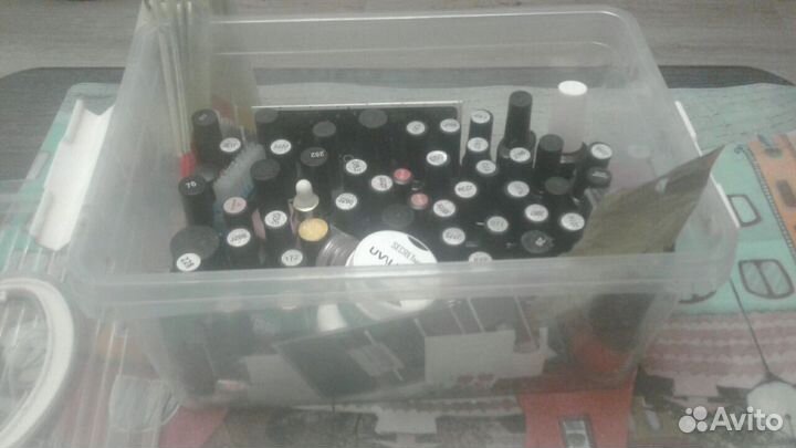 Гель лаки и принадлежности для маникюра коробкой