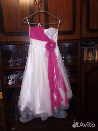 Платье для девочки новое 38-42