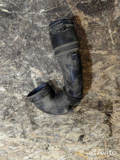 Патрубок Воздушного Фильтра Туарег NF 7P6129684B