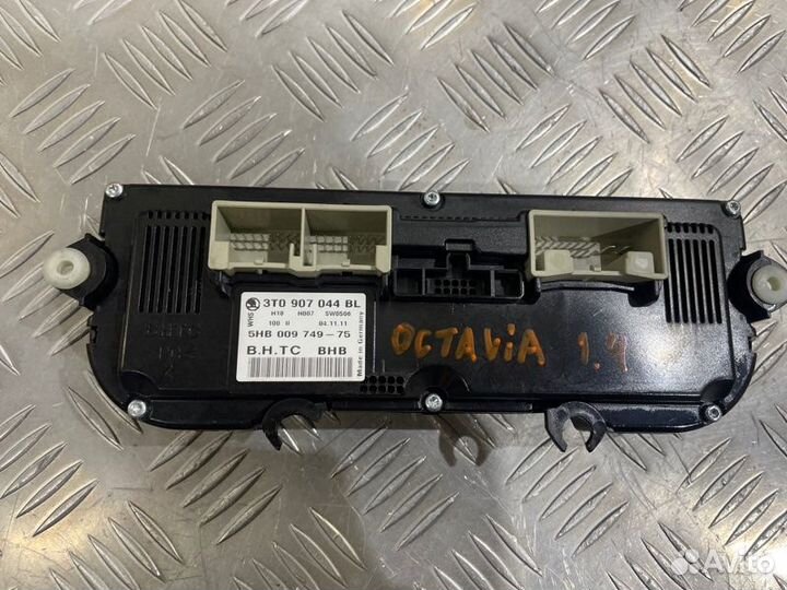 Блок управления климатом Skoda Octavia A5 1.4 TSI